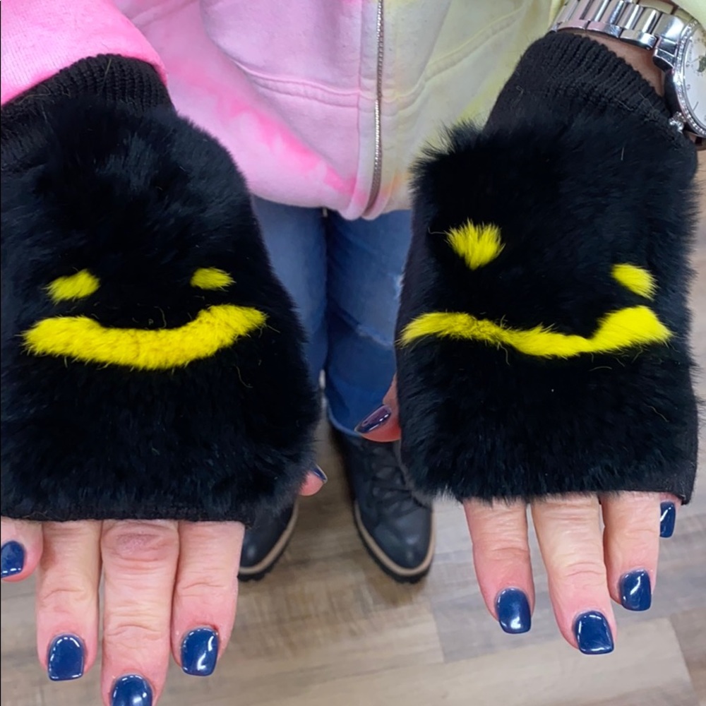 New cashmere and mink smile face fingerless gloves